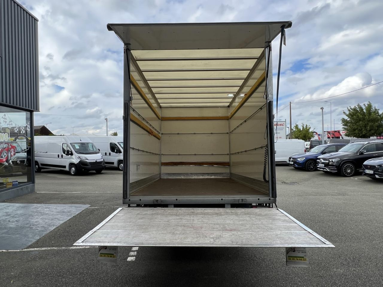 IVECO Daily 35C16 CAISSE HAYON 20M3 RJ 3.0L 160CH - 厢式货车:图3 IVECO Daily 35C16 CAISSE HAYON 20M3 RJ 3.0L 160CH - 厢式货车:图3