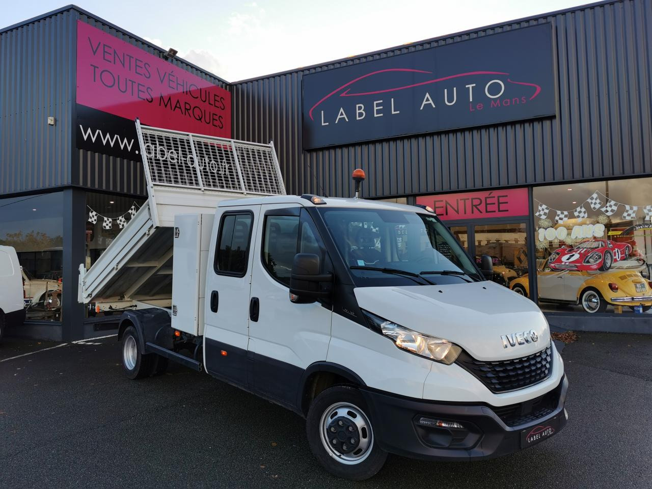 IVECO daily 35C14 BENNE COFFRE DOUBLE CABINE 6 places - 翻斗货车:图1 IVECO daily 35C14 BENNE COFFRE DOUBLE CABINE 6 places - 翻斗货车:图1