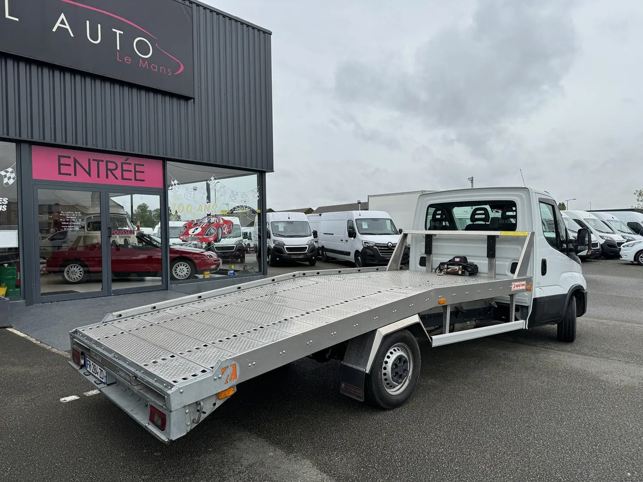 Iveco Daily 35S16H3.0 D EMPATTEMENT 4100 - 拖吊车:图5 Iveco Daily 35S16H3.0 D EMPATTEMENT 4100 - 拖吊车:图5