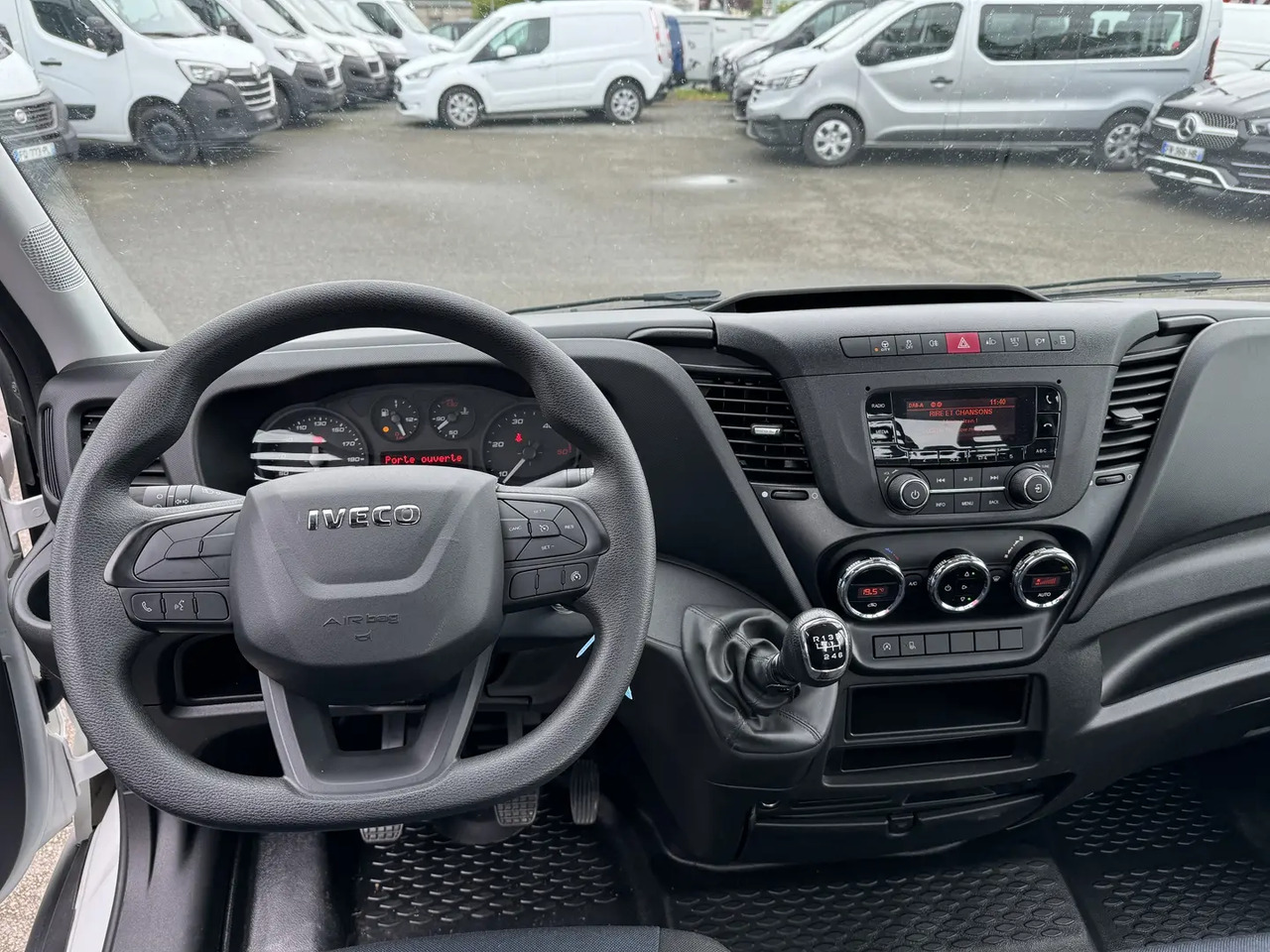 Iveco Daily 35S16H3.0 D EMPATTEMENT 4100 - 拖吊车:图4 Iveco Daily 35S16H3.0 D EMPATTEMENT 4100 - 拖吊车:图4