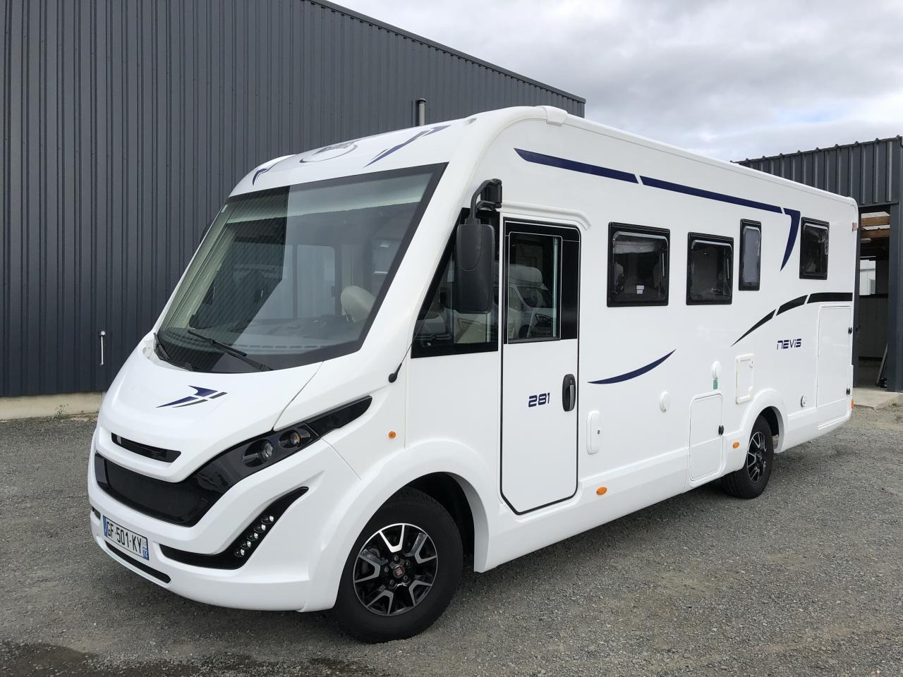 MC LOUIS NEVIS 281 - 集成房车:图1 MC LOUIS NEVIS 281 - 集成房车:图1