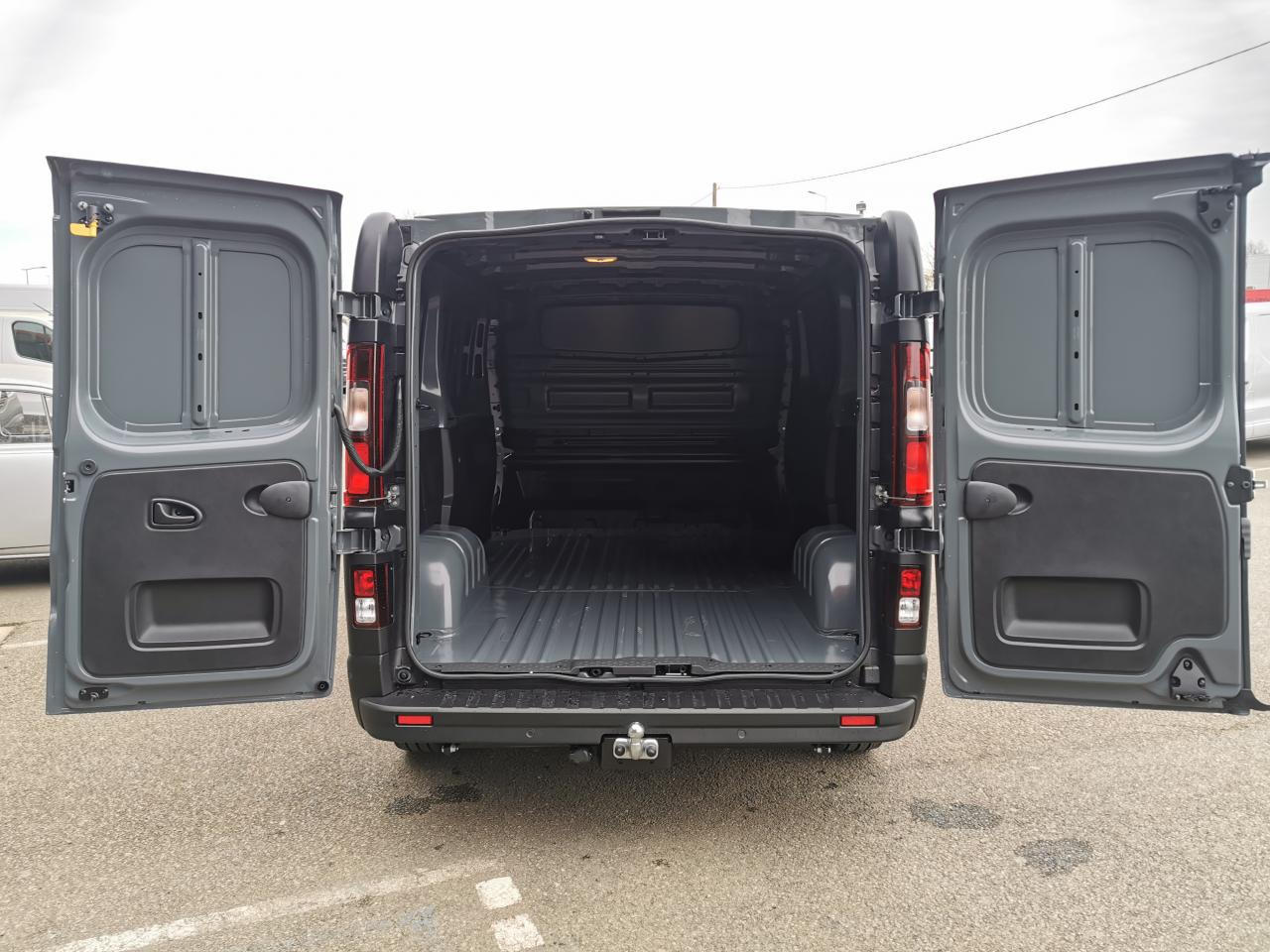 NISSAN Primastar N-Connecta 3.1t L2H1 2.0 dCi - 150 - S/S II 2021 FOURGON Fourgon L2H1 PHASE 2 - 无侧窗厢式货车:图3 NISSAN Primastar N-Connecta 3.1t L2H1 2.0 dCi - 150 - S/S II 2021 FOURGON Fourgon L2H1 PHASE 2 - 无侧窗厢式货车:图3