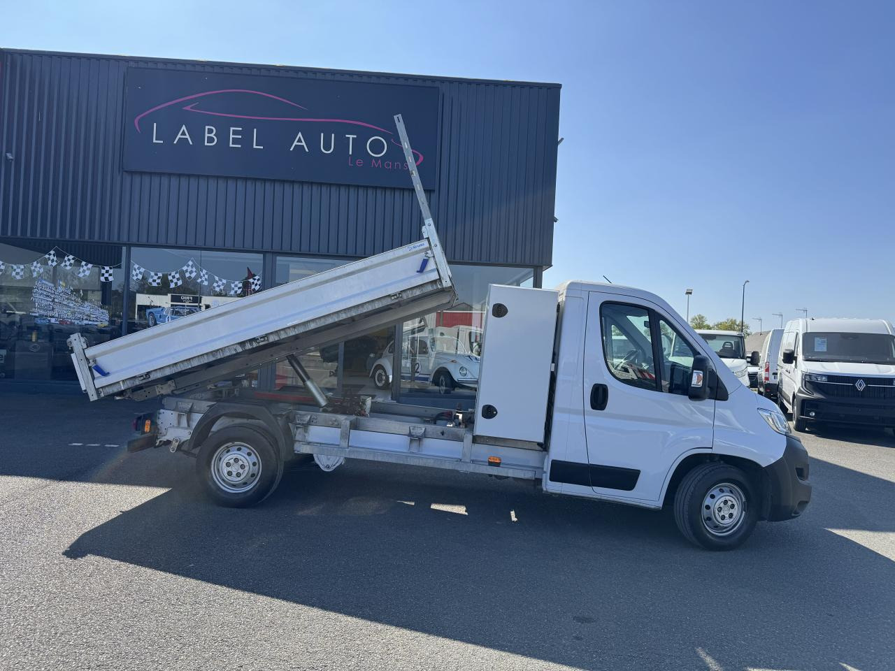 OPEL Movano 3.5t L2.2 BlueHDi Maxi 140CH BENNE COFFRE - 翻斗货车:图1 OPEL Movano 3.5t L2.2 BlueHDi Maxi 140CH BENNE COFFRE - 翻斗货车:图1