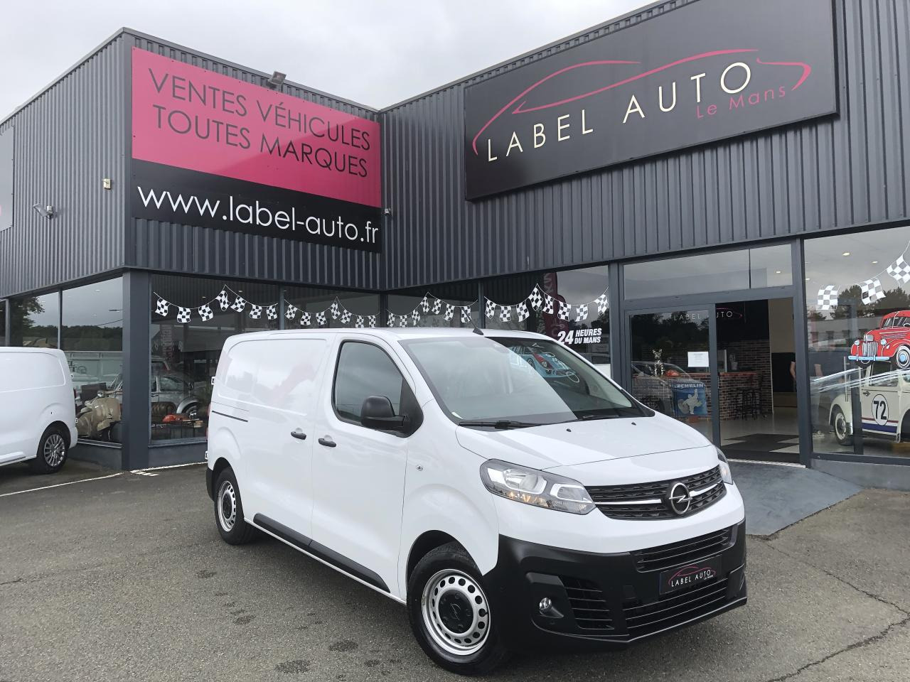 OPEL VIVARO M 2.0 BLUEHDI 145CH EAT-8 PACK CLIM - 无侧窗厢式货车:图1 OPEL VIVARO M 2.0 BLUEHDI 145CH EAT-8 PACK CLIM - 无侧窗厢式货车:图1