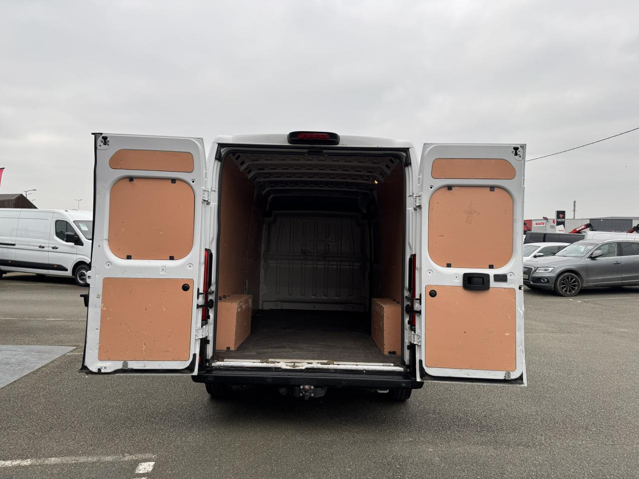 PEUGEOT BOXER 3T3 L3H2 2.2 HDI 140CH ASPHALT - 无侧窗厢式货车:图3 PEUGEOT BOXER 3T3 L3H2 2.2 HDI 140CH ASPHALT - 无侧窗厢式货车:图3