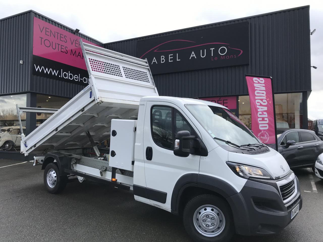 PEUGEOT BOXER 3T5 BENNE + COFFRE 2.2 HDI 165CH - 翻斗货车:图1 PEUGEOT BOXER 3T5 BENNE + COFFRE 2.2 HDI 165CH - 翻斗货车:图1