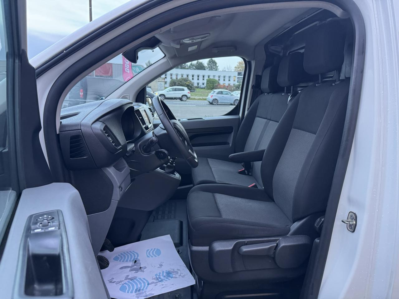 PEUGEOT EXPERT LONG 2.0 HDI 145CH ASPHALT - 无侧窗厢式货车:图4 PEUGEOT EXPERT LONG 2.0 HDI 145CH ASPHALT - 无侧窗厢式货车:图4