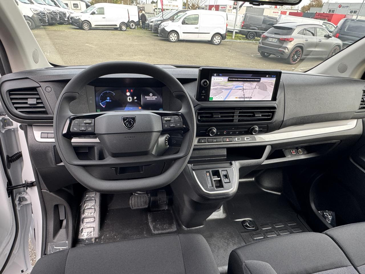 PEUGEOT Expert M 2.0 BlueHDi - 145 S&S - BV EAT8 III FOURGON Fourgon PHASE 2 - 无侧窗厢式货车:图4 PEUGEOT Expert M 2.0 BlueHDi - 145 S&S - BV EAT8 III FOURGON Fourgon PHASE 2 - 无侧窗厢式货车:图4