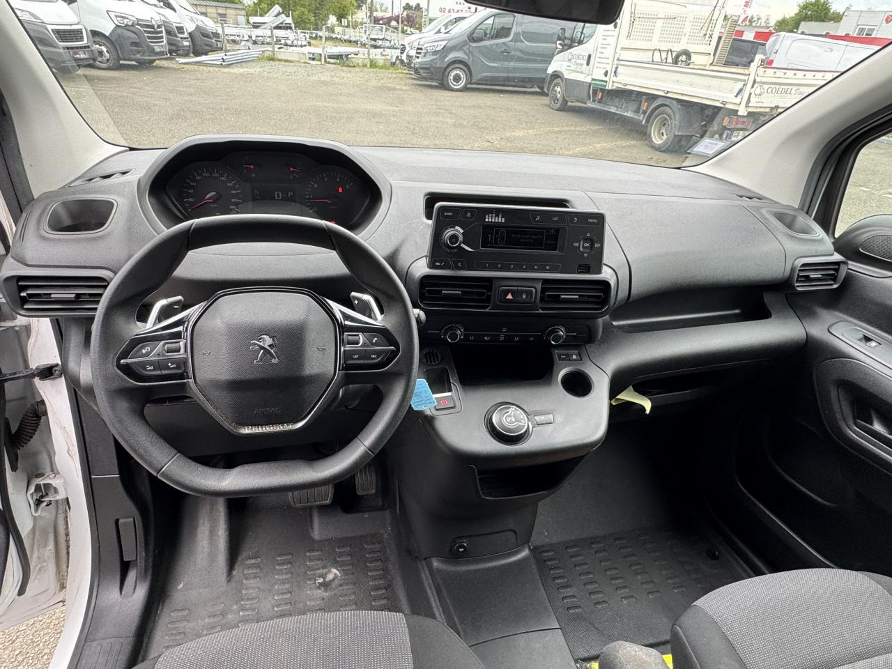 PEUGEOT PARTNER M 650 KG 1.5 HDI 130 CH EAT-8 2 PL PREMIUM - 无侧窗厢式货车:图3 PEUGEOT PARTNER M 650 KG 1.5 HDI 130 CH EAT-8 2 PL PREMIUM - 无侧窗厢式货车:图3