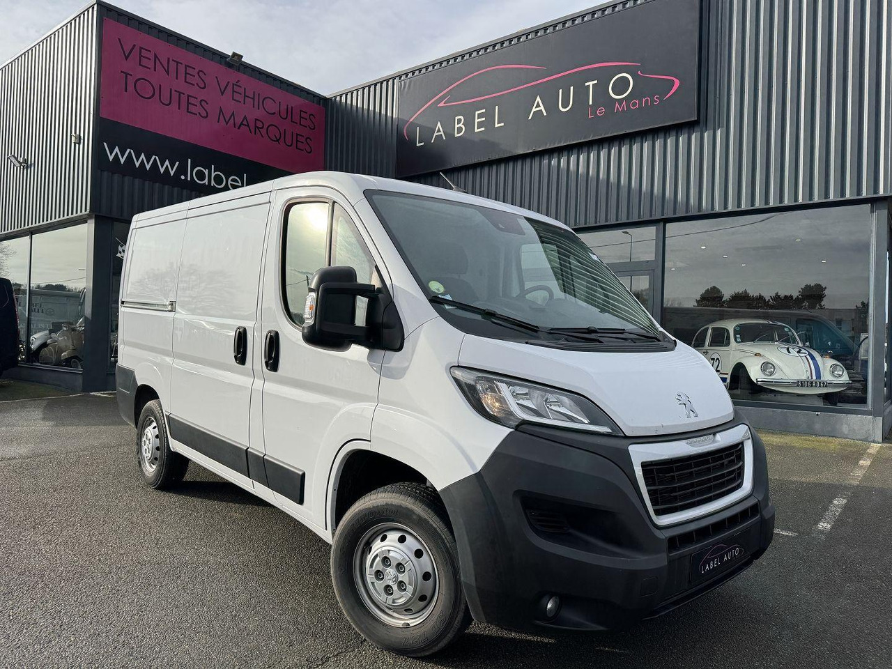 Peugeot Boxer 330 L1H1 2.2 BLUEHDI S&S 140CH ASPHALT - 紧凑型面包车:图1 Peugeot Boxer 330 L1H1 2.2 BLUEHDI S&S 140CH ASPHALT - 紧凑型面包车:图1