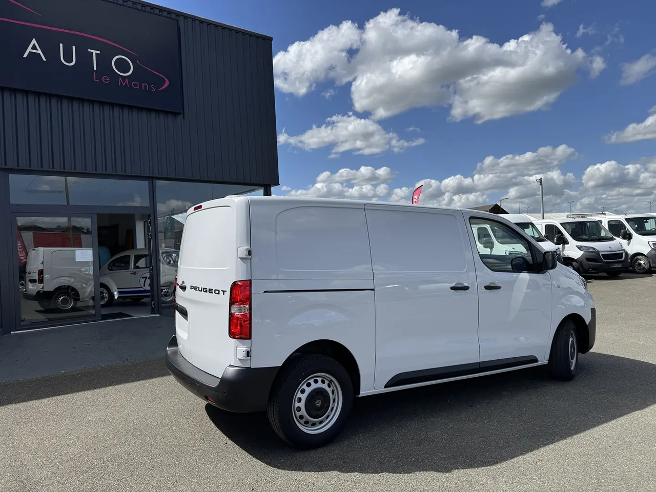Peugeot Expert M 2.0 BLUEHDI 145CH PACK PREMIUM CONNECT - 无侧窗厢式货车:图5 Peugeot Expert M 2.0 BLUEHDI 145CH PACK PREMIUM CONNECT - 无侧窗厢式货车:图5