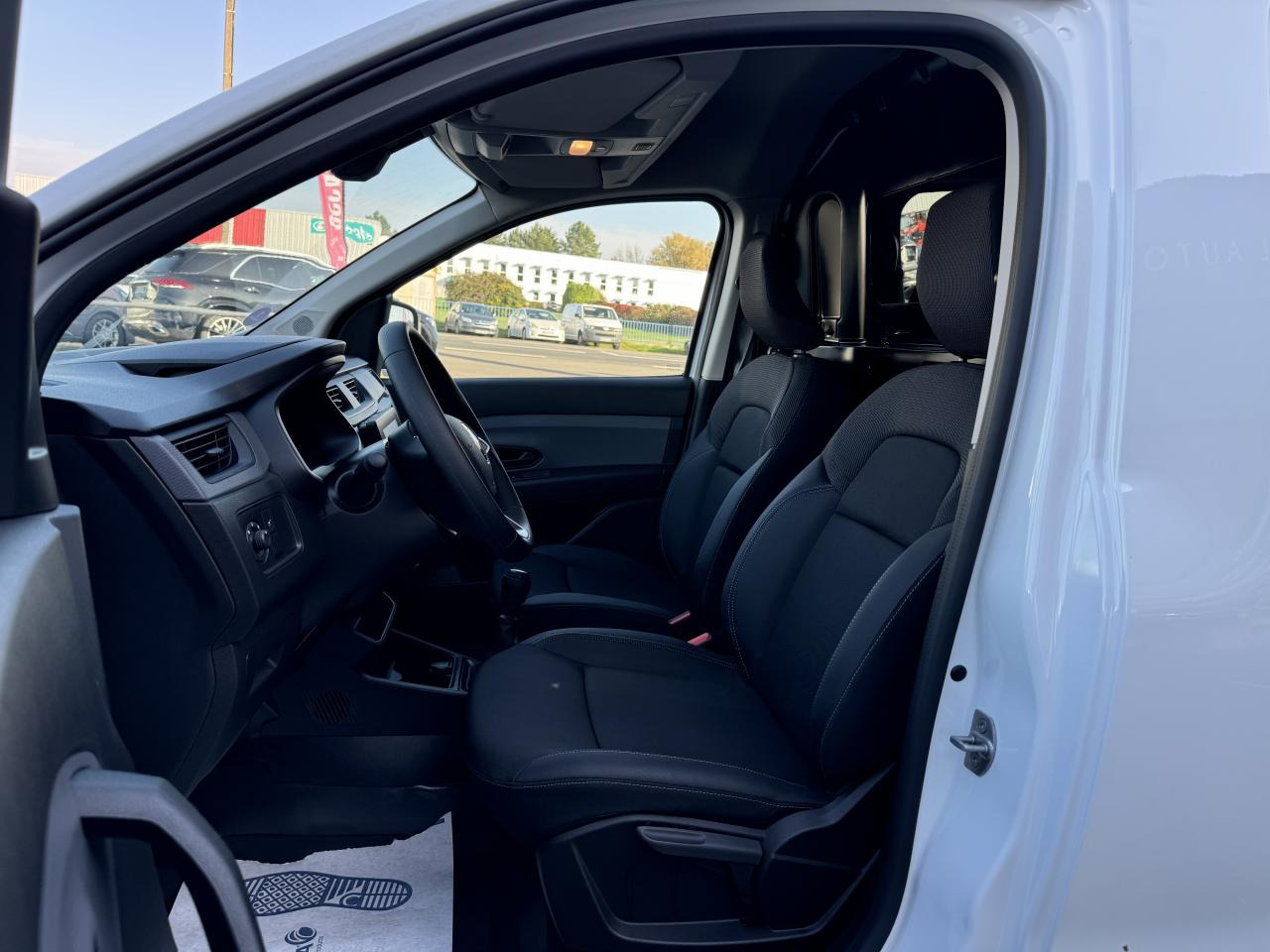 RENAULT EXPRESS 1.5 DCI 75CH CONFORT - 无侧窗厢式货车:图4 RENAULT EXPRESS 1.5 DCI 75CH CONFORT - 无侧窗厢式货车:图4