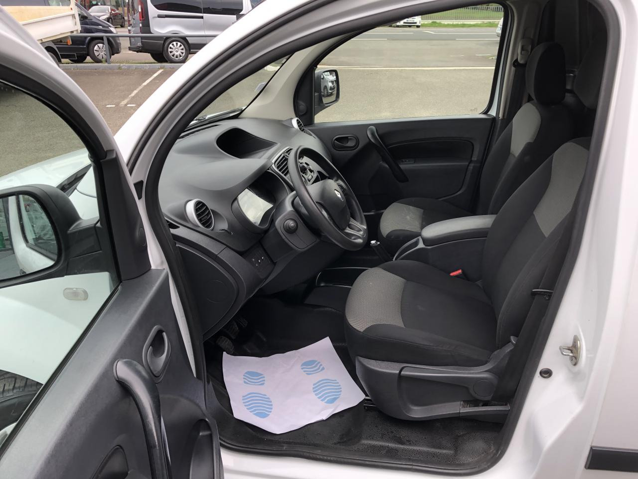 RENAULT KANGOO 1.5 DCI 80CH CONFORT - 无侧窗厢式货车:图5 RENAULT KANGOO 1.5 DCI 80CH CONFORT - 无侧窗厢式货车:图5