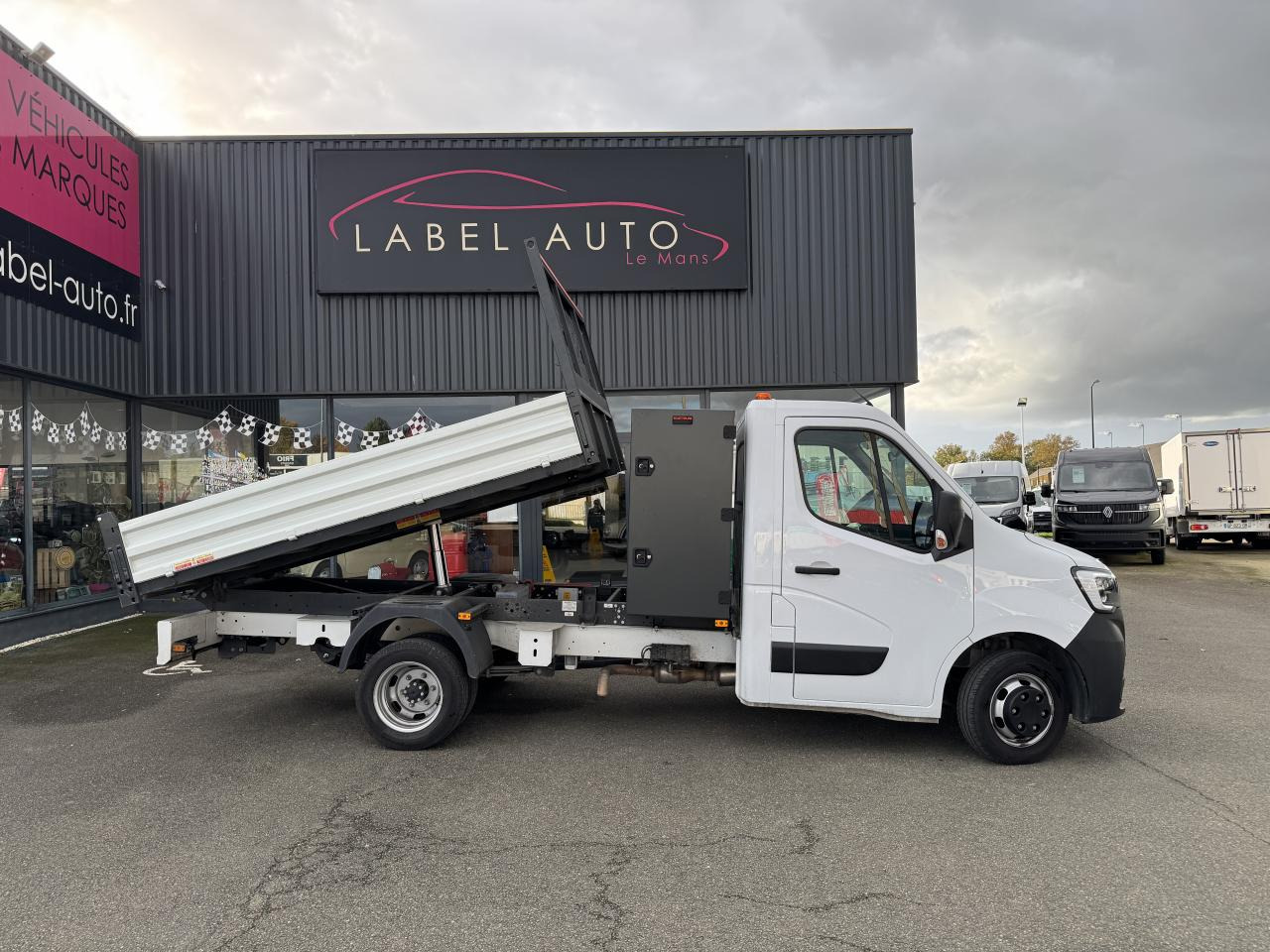 RENAULT MASTER 3T5 BENNE COFFRE RJ 2.3 DCI 130CH PROPULSION - 翻斗货车:图1 RENAULT MASTER 3T5 BENNE COFFRE RJ 2.3 DCI 130CH PROPULSION - 翻斗货车:图1
