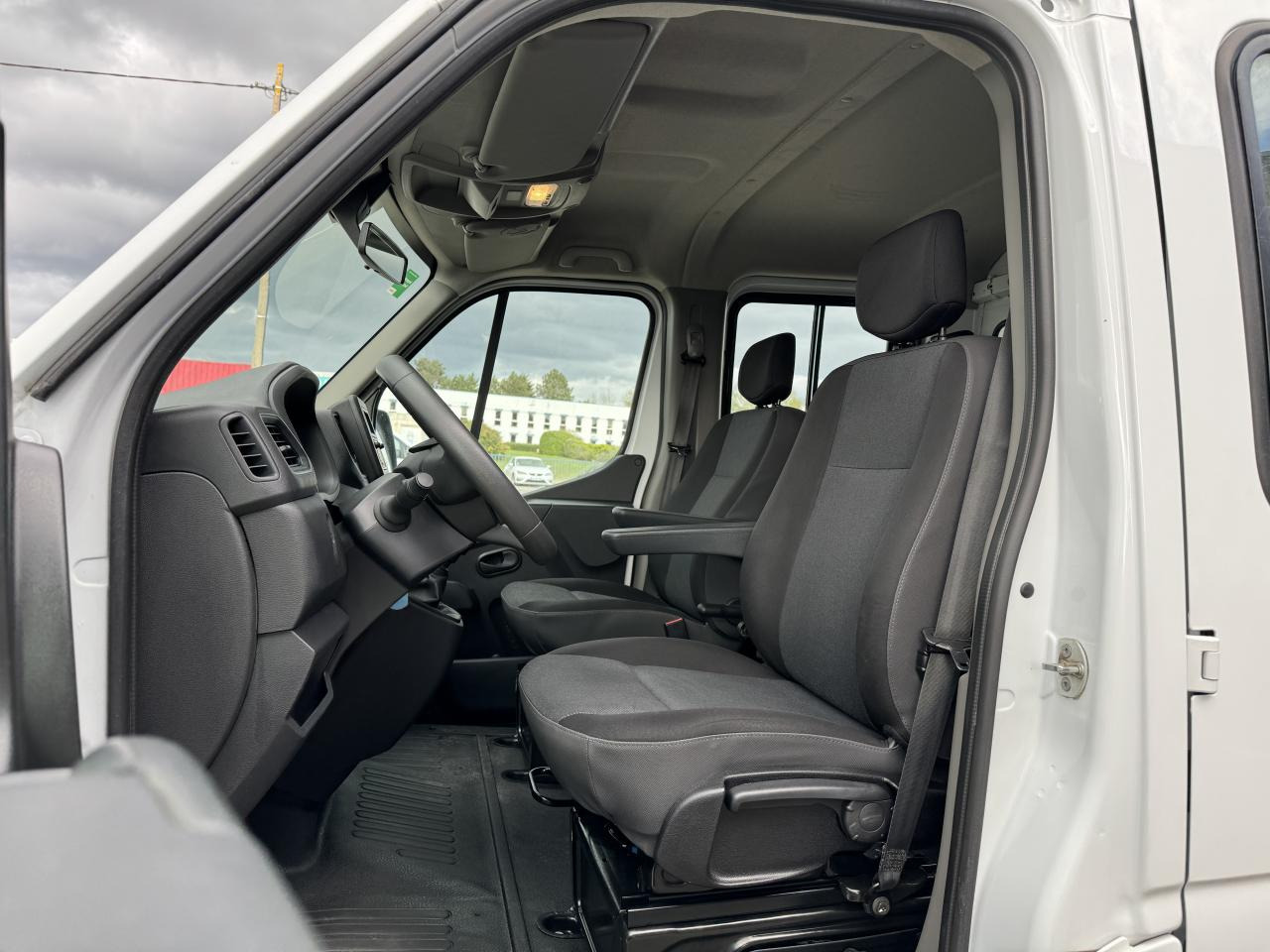 RENAULT Master Confort R3500RJ L4 2.3 dCi - 130 III CHASSIS DOUBLE CABINE Châssis Double Cabine L4 Pr - 翻斗货车, 康比货车:图4 RENAULT Master Confort R3500RJ L4 2.3 dCi - 130 III CHASSIS DOUBLE CABINE Châssis Double Cabine L4 Pr - 翻斗货车, 康比货车:图4