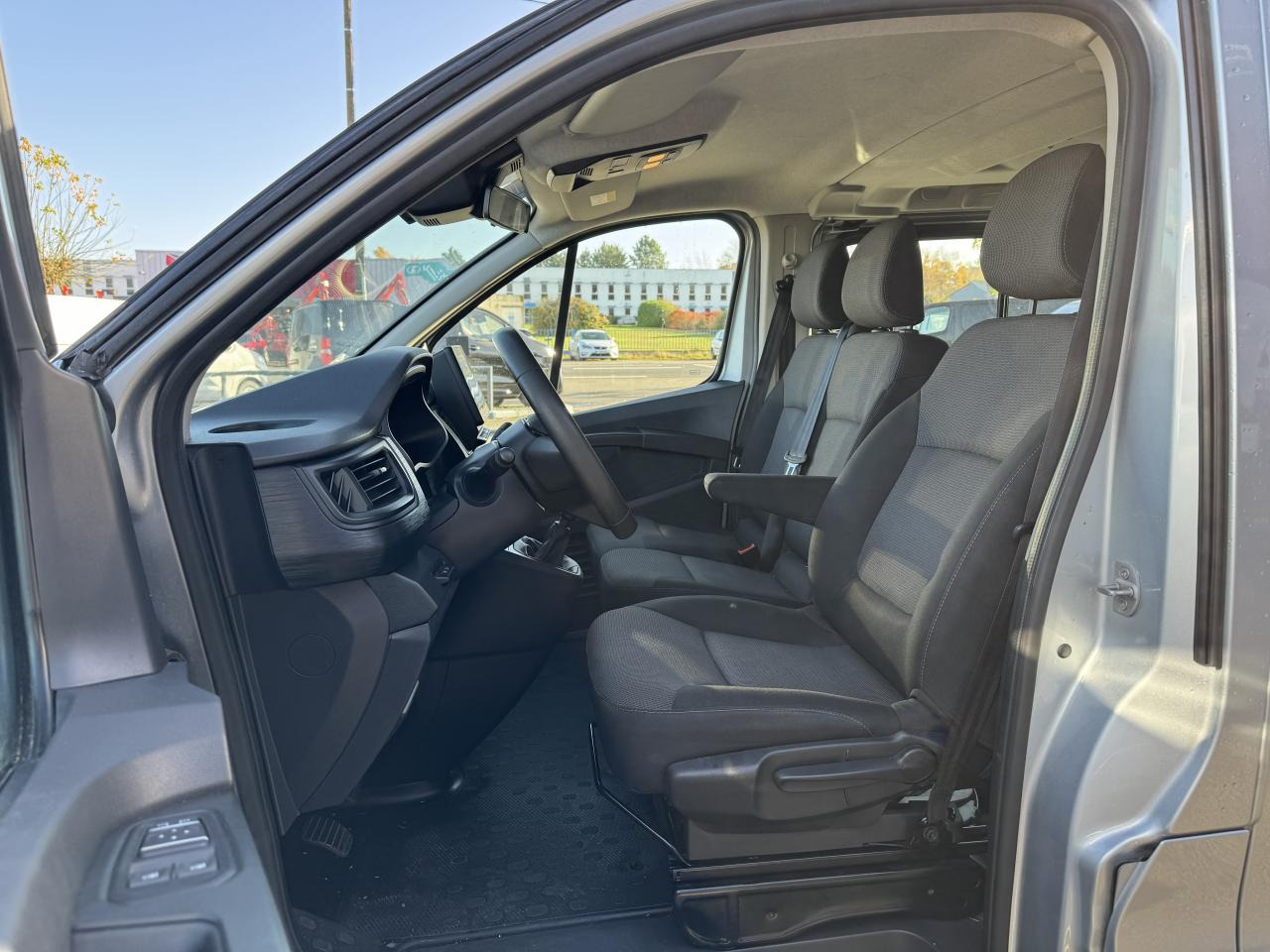 RENAULT Trafic L2 2.0 Energy dCi - 150 - S&S III COMBI Combi Zen L2H1 PHASE 3 - 康比货车:图5 RENAULT Trafic L2 2.0 Energy dCi - 150 - S&S III COMBI Combi Zen L2H1 PHASE 3 - 康比货车:图5