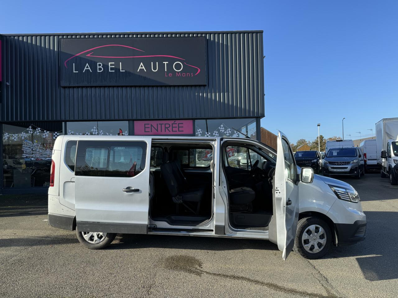 RENAULT Trafic L2 2.0 Energy dCi - 150 - S&S III COMBI Combi Zen L2H1 PHASE 3 - 康比货车:图3 RENAULT Trafic L2 2.0 Energy dCi - 150 - S&S III COMBI Combi Zen L2H1 PHASE 3 - 康比货车:图3