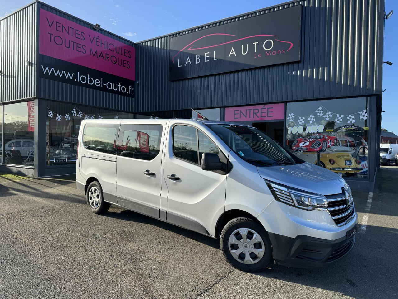 RENAULT Trafic L2 2.0 Energy dCi - 150 - S&S III COMBI Combi Zen L2H1 PHASE 3 - 康比货车:图1 RENAULT Trafic L2 2.0 Energy dCi - 150 - S&S III COMBI Combi Zen L2H1 PHASE 3 - 康比货车:图1