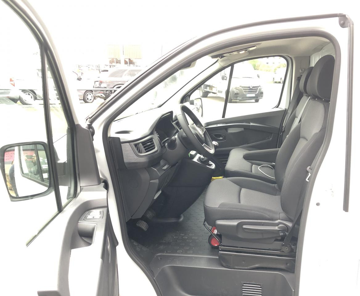 RENAULT Trafic L2H1 3000 Kg 2.0 Blue dCi 170ch ADVANCE - 无侧窗厢式货车:图5 RENAULT Trafic L2H1 3000 Kg 2.0 Blue dCi 170ch ADVANCE - 无侧窗厢式货车:图5