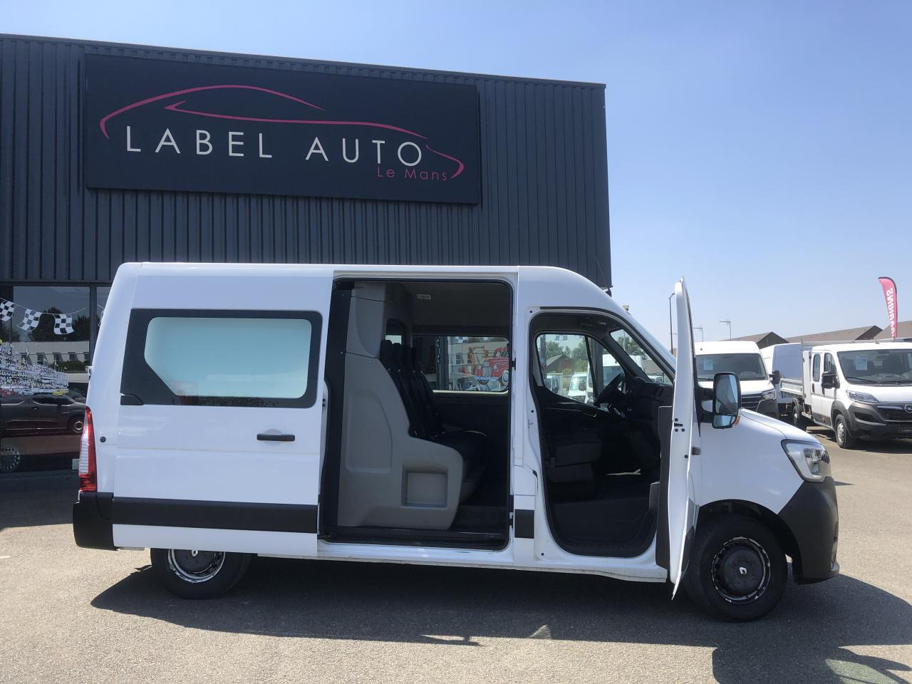 Renault Master F3300 L2H2 2.3 DCI 135CH CABINE APPROFONDIE CONFORT 7 PLACES - 康比货车:图2 Renault Master F3300 L2H2 2.3 DCI 135CH CABINE APPROFONDIE CONFORT 7 PLACES - 康比货车:图2