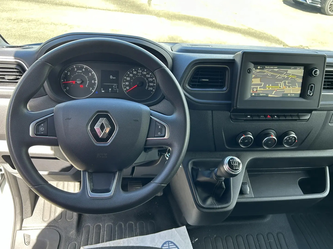 Renault Master F3500 L3H2 2.3 BLUE DCI 135CH CABINE APPROFONDIE GRAND CONFORT - 康比货车:图5 Renault Master F3500 L3H2 2.3 BLUE DCI 135CH CABINE APPROFONDIE GRAND CONFORT - 康比货车:图5