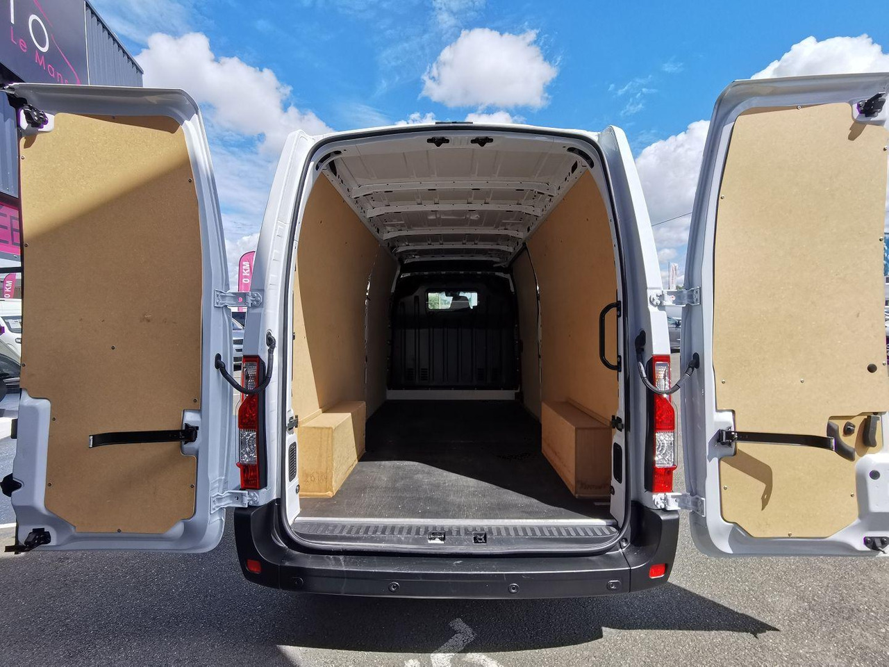 Renault Master F3500 L3H2 2.3 DCI 135CH CONFORT EURO6 - 无侧窗厢式货车:图3 Renault Master F3500 L3H2 2.3 DCI 135CH CONFORT EURO6 - 无侧窗厢式货车:图3