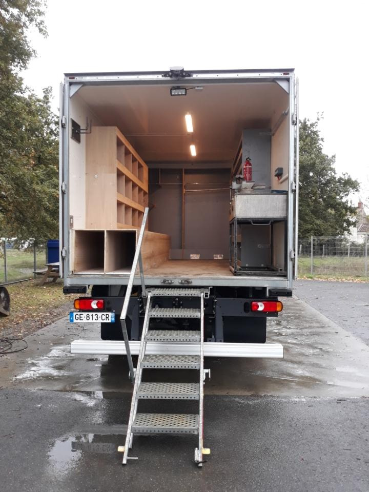 Renault D 13 HIGH K P4X2 280CV - 厢式卡车:图5 Renault D 13 HIGH K P4X2 280CV - 厢式卡车:图5