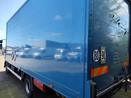 Renault D 7.5 LOW P4x2 210E6 Fourgon Polyfond avec hayon Repliable - 厢式卡车:图3 Renault D 7.5 LOW P4x2 210E6 Fourgon Polyfond avec hayon Repliable - 厢式卡车:图3