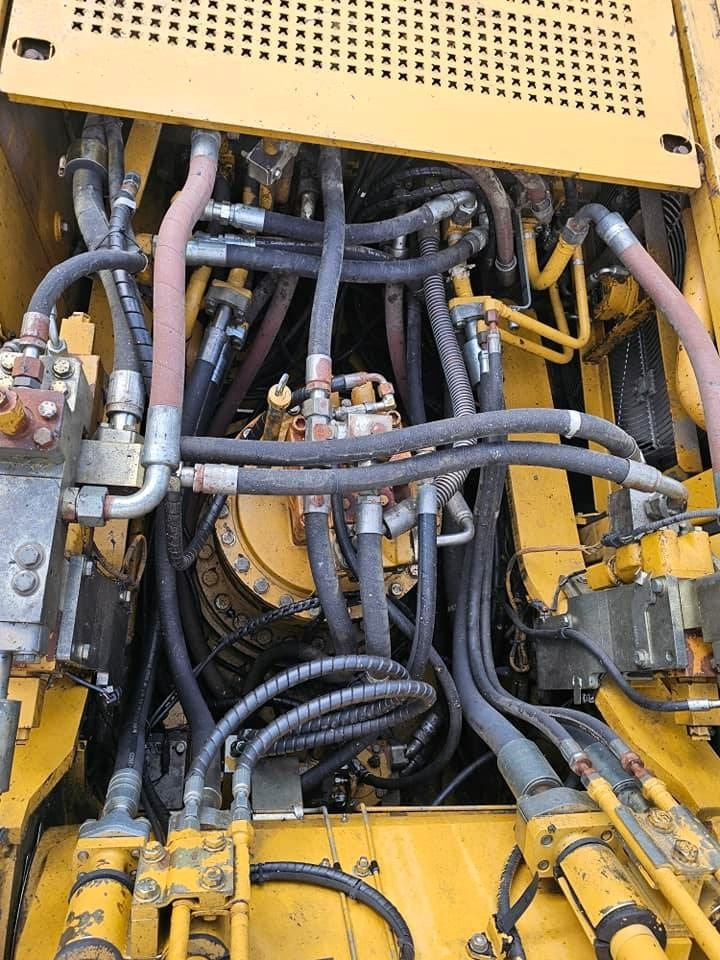 履带式挖掘机 CAT 330 CL：图28