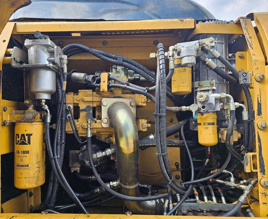 履带式挖掘机 CAT 330 CL：图23
