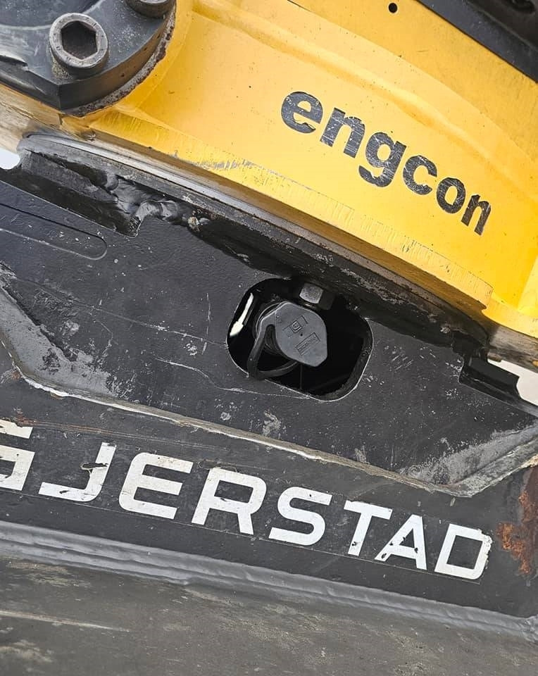 Hitachi ZX 300 LC-6  租赁 Hitachi ZX 300 LC-6：图24