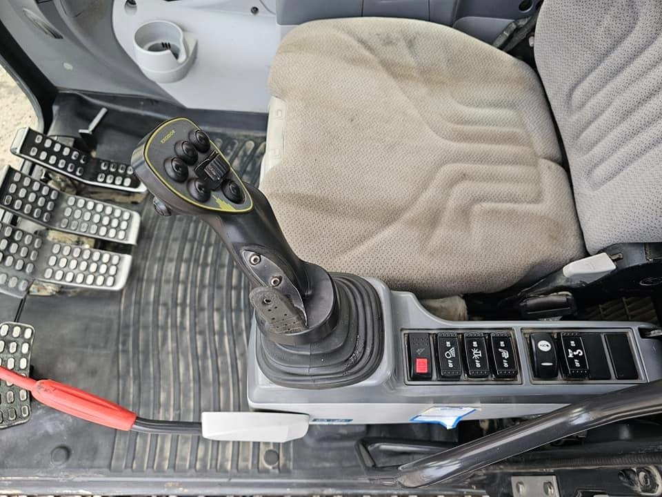 Hitachi ZX 300 LC-6  租赁 Hitachi ZX 300 LC-6：图44