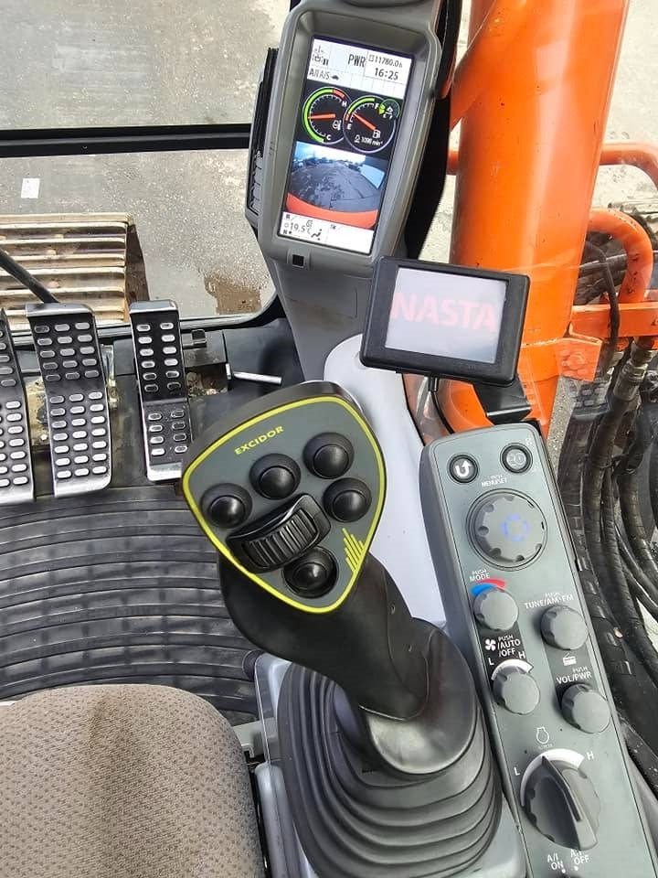 Hitachi ZX 300 LC-6  租赁 Hitachi ZX 300 LC-6：图43