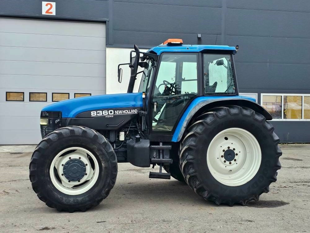 New Holland 8360 DT - 拖拉机:图3 New Holland 8360 DT - 拖拉机:图3