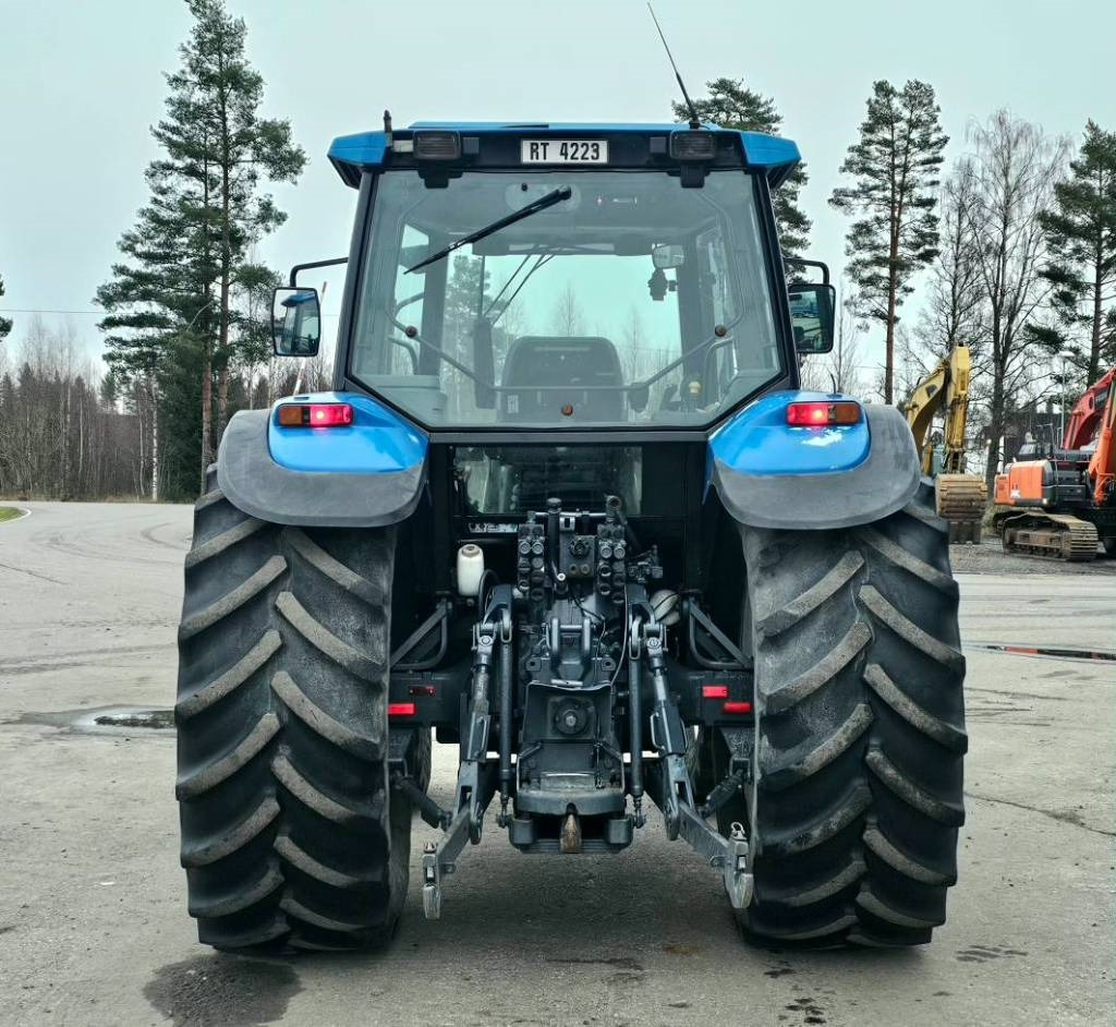 New Holland 8360 DT - 拖拉机:图5 New Holland 8360 DT - 拖拉机:图5