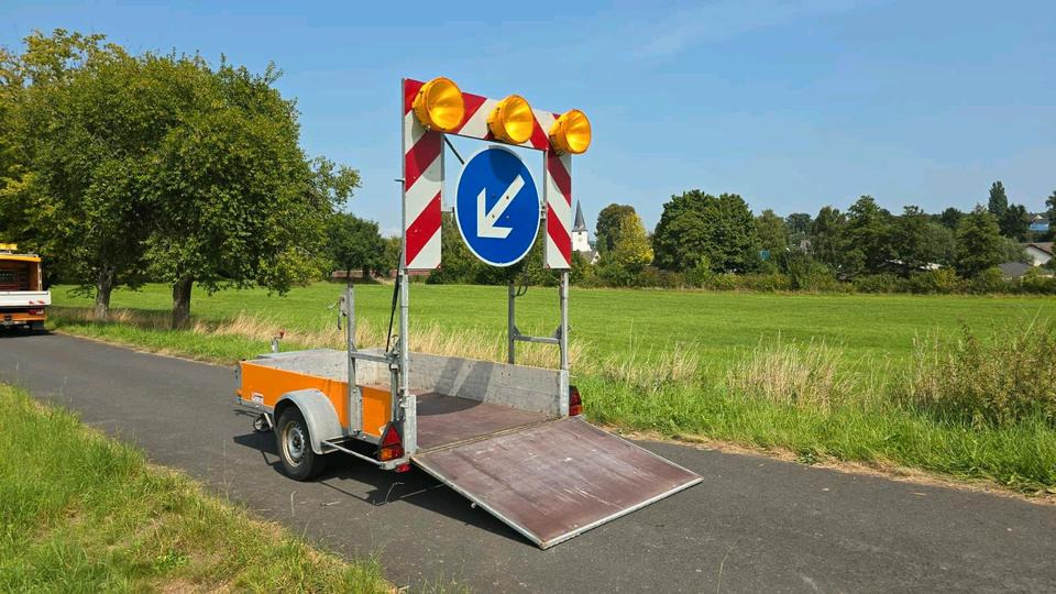 建筑设备 Trebbiner VZ 615 Absperrtafel FAT Nissen Horizont Verkehrsleittafel Verkehrsleitanhänger Verkehrssicherungsanhänger Leitanhänger:图7 建筑设备 Trebbiner VZ 615 Absperrtafel FAT Nissen Horizont Verkehrsleittafel Verkehrsleitanhänger Verkehrssicherungsanhänger Leitanhänger:图7