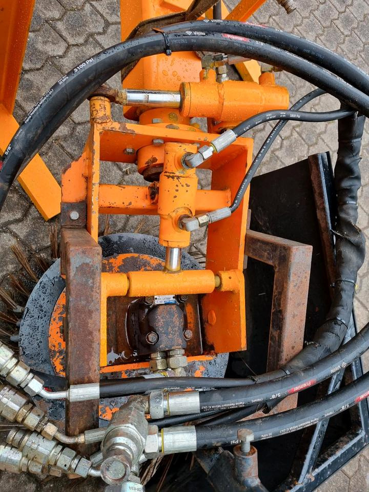 Wildkrautbürste passend für Multicar Tremo Ladog Mulag Unkrautbekämpfung Dücket Fiedler Wildkrautbesen Kehrmaschine Hansa Fendt unimog - 扫地机:图4 Wildkrautbürste passend für Multicar Tremo Ladog Mulag Unkrautbekämpfung Dücket Fiedler Wildkrautbesen Kehrmaschine Hansa Fendt unimog - 扫地机:图4