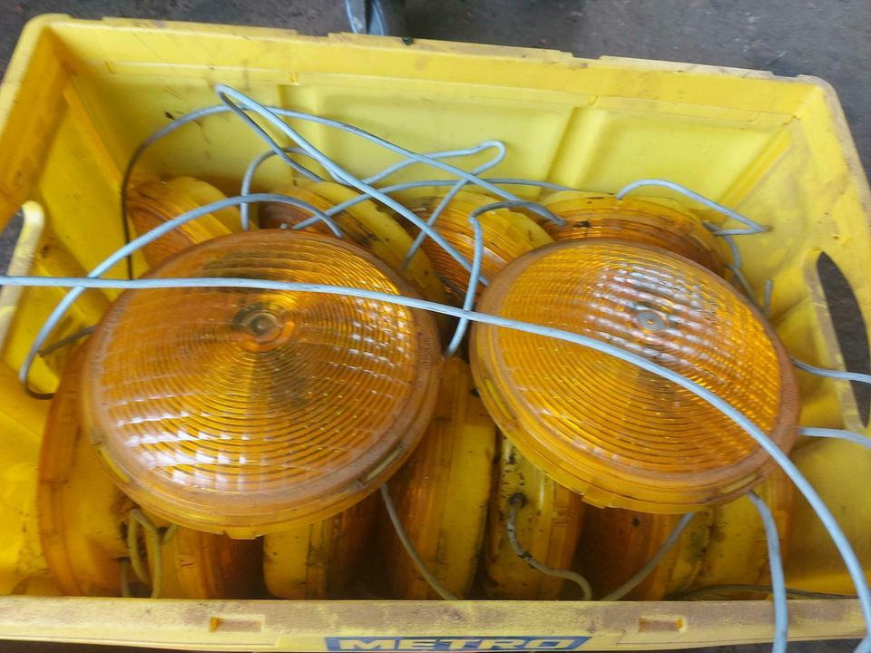 Nissen LED Vorwarner Leuchte Zyklop 220 Absperrtafel Vorwarntafel - 灯光/ 照明:图1 Nissen LED Vorwarner Leuchte Zyklop 220 Absperrtafel Vorwarntafel - 灯光/ 照明:图1