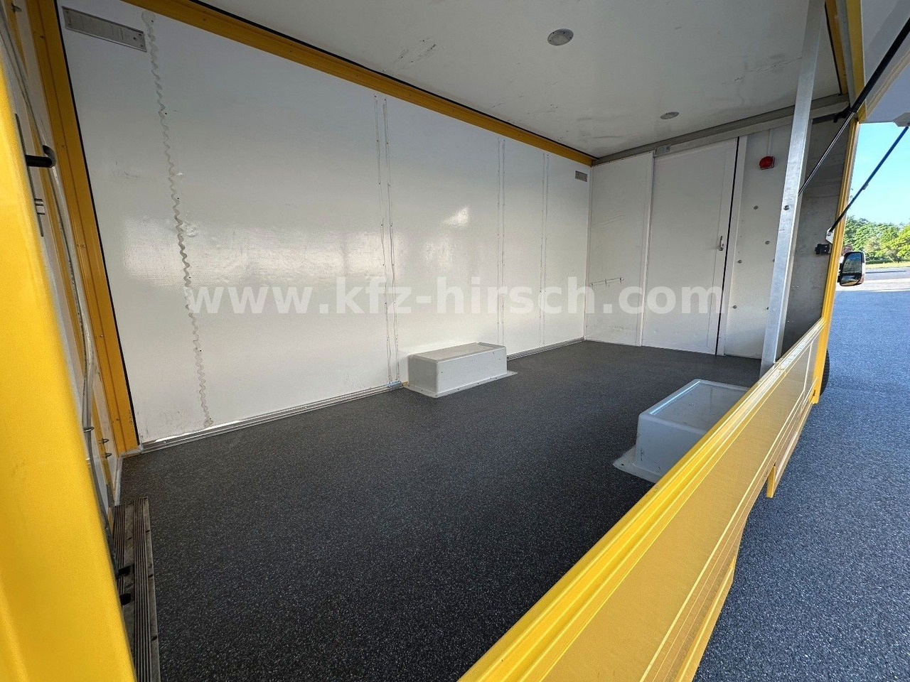 Iveco Daily Luftfederung Foodtruck Imbisswagen Verkauf - 自动售货卡车:图4 Iveco Daily Luftfederung Foodtruck Imbisswagen Verkauf - 自动售货卡车:图4