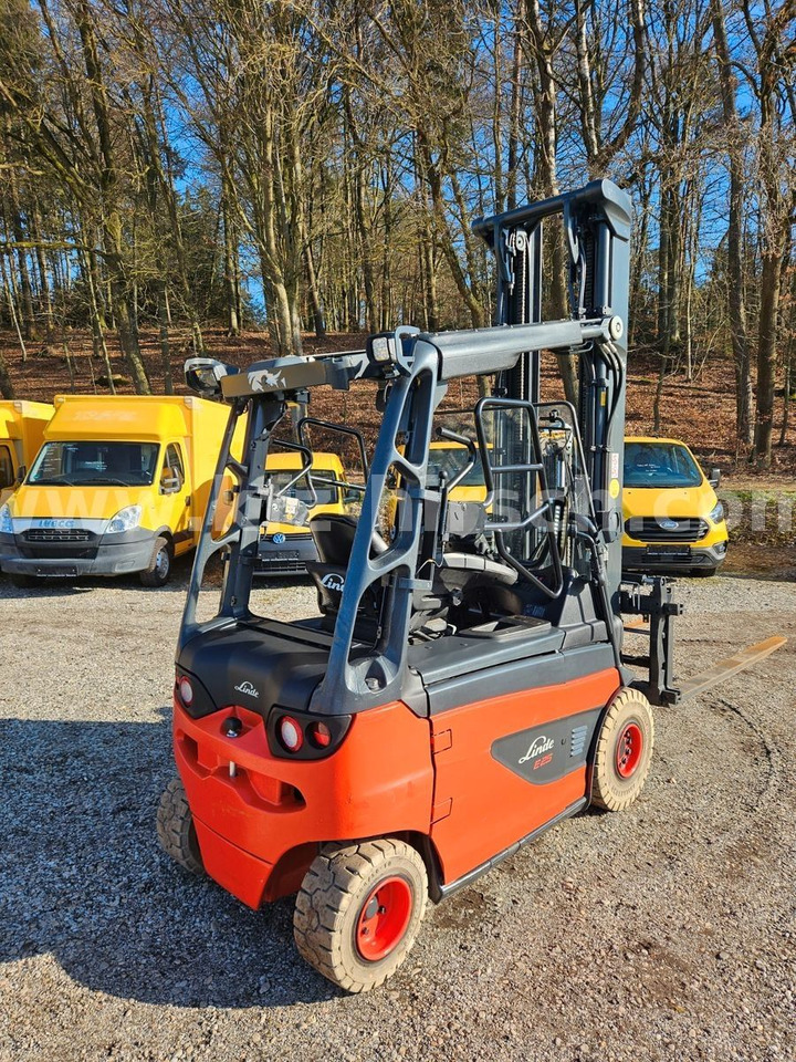 Linde E25 R Roadster , 6.880mm Hubhöhe, StVZO hydr. Zi - 电动叉车:图3 Linde E25 R Roadster , 6.880mm Hubhöhe, StVZO hydr. Zi - 电动叉车:图3