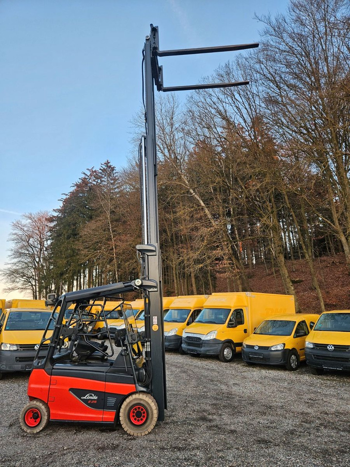 Linde E25 R Roadster , 6.880mm Hubhöhe, StVZO hydr. Zi - 电动叉车:图3 Linde E25 R Roadster , 6.880mm Hubhöhe, StVZO hydr. Zi - 电动叉车:图3