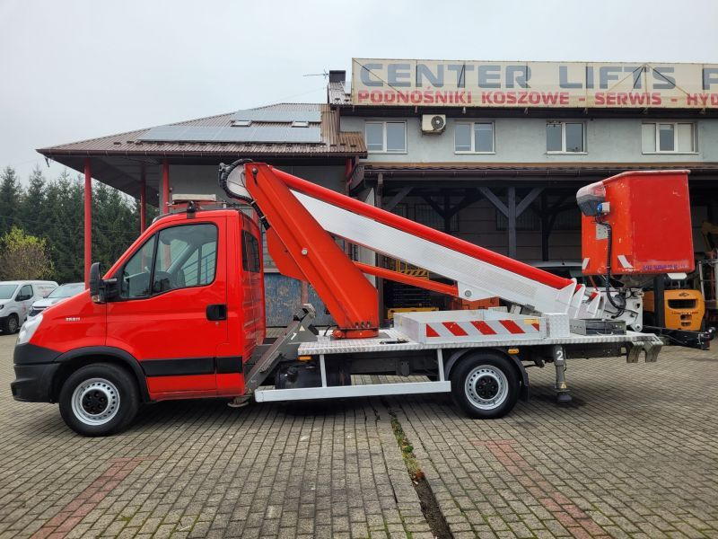 Iveco Daily 35S11 podnośnik koszowy 20 m Multitel MT202DS - 车载空中平台:图4 Iveco Daily 35S11 podnośnik koszowy 20 m Multitel MT202DS - 车载空中平台:图4