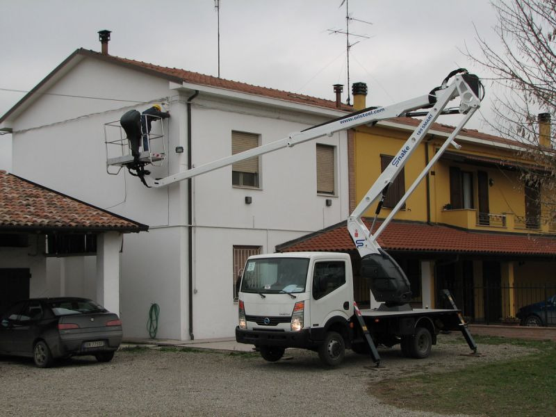 Oil&Steel Snake 189 Smart 18 m zamontowany na Nissan Cabstar - 车载空中平台:图1 Oil&Steel Snake 189 Smart 18 m zamontowany na Nissan Cabstar - 车载空中平台:图1