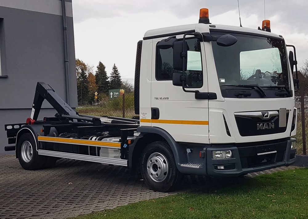MAN TGL 12.220 HAKOWIEC 4x2 KLIMA HAKOWIEC DO KONTENERÓW - 吊钩升降车:图5 MAN TGL 12.220 HAKOWIEC 4x2 KLIMA HAKOWIEC DO KONTENERÓW - 吊钩升降车:图5