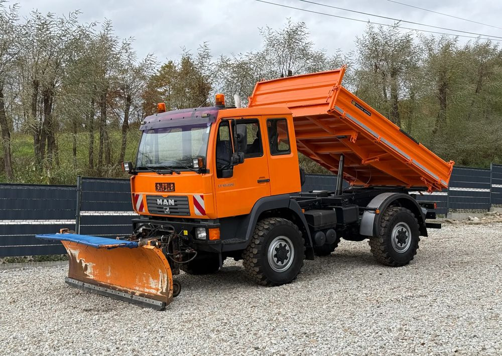 MAN * MAN 10-220 * Pług * Kiper Wywrotka Meiller * 4x4 * Zimowe Utrzymanie * Unimog * - 翻斗车:图1 MAN * MAN 10-220 * Pług * Kiper Wywrotka Meiller * 4x4 * Zimowe Utrzymanie * Unimog * - 翻斗车:图1