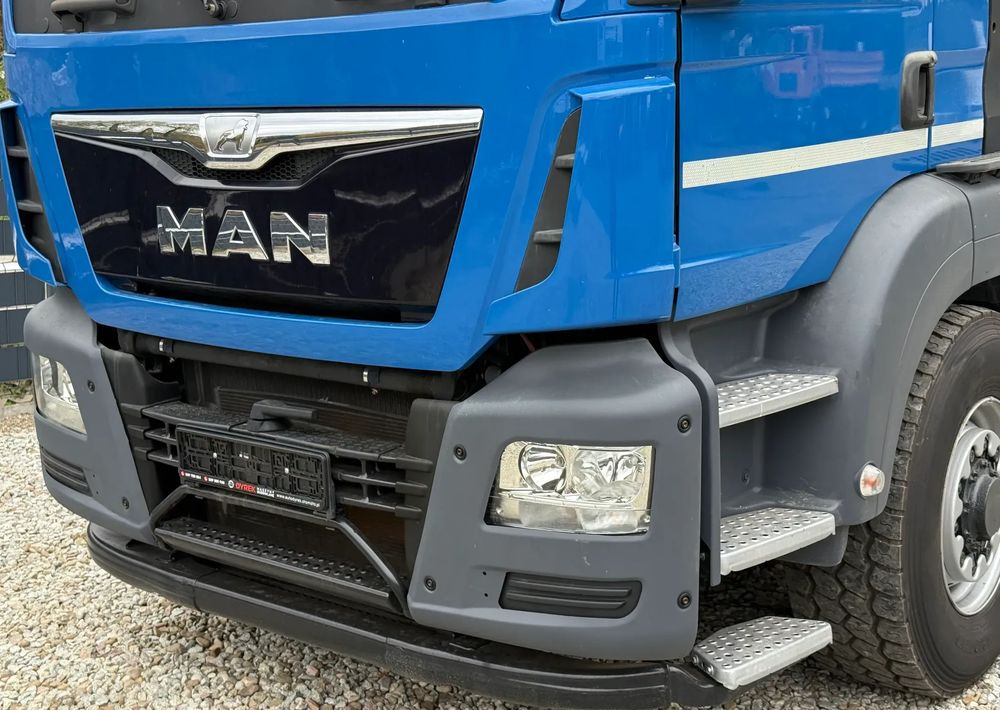 MAN * MAN 18.440 TGS * 4x4 * HDS Fassi F215 * Sprowadzony * 95 000 KM ! * Stan Jak Nowy - 栏板式/ 平板卡车, 起重车:图3 MAN * MAN 18.440 TGS * 4x4 * HDS Fassi F215 * Sprowadzony * 95 000 KM ! * Stan Jak Nowy - 栏板式/ 平板卡车, 起重车:图3