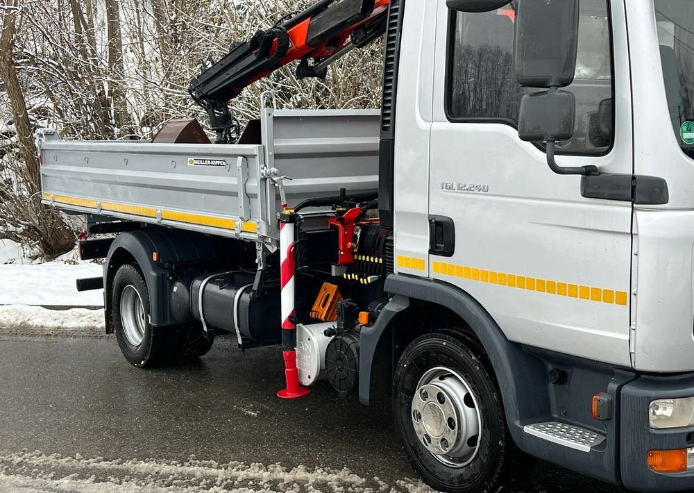 MAN MAN TGL 12-240 Kiper Wywrotka 4x2 Kran PALFINGER PK 12500 BARDZO DOBRY STAN - 翻斗车:图5 MAN MAN TGL 12-240 Kiper Wywrotka 4x2 Kran PALFINGER PK 12500 BARDZO DOBRY STAN - 翻斗车:图5