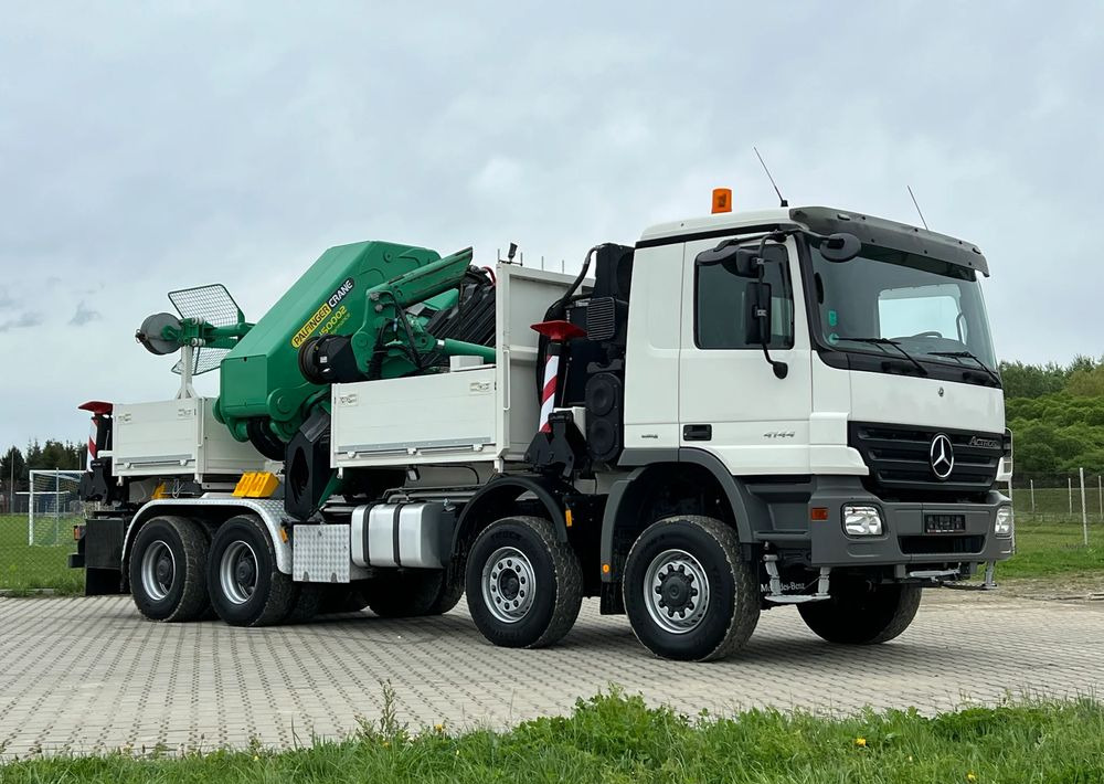 Mercedes-Benz * Mercedes 8x6 Actros 4144 * HDS Palfinger 150002 + FLY JIB PJ 170 * Dźwig * 40 TON * Wyciągarka * 35 Metrów * Kosz * - 起重车:图1 Mercedes-Benz * Mercedes 8x6 Actros 4144 * HDS Palfinger 150002 + FLY JIB PJ 170 * Dźwig * 40 TON * Wyciągarka * 35 Metrów * Kosz * - 起重车:图1