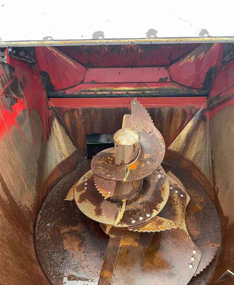 BVL V-Mix 12 LS Voermengwagen Voermachines - 饲料搅拌车:图4 BVL V-Mix 12 LS Voermengwagen Voermachines - 饲料搅拌车:图4