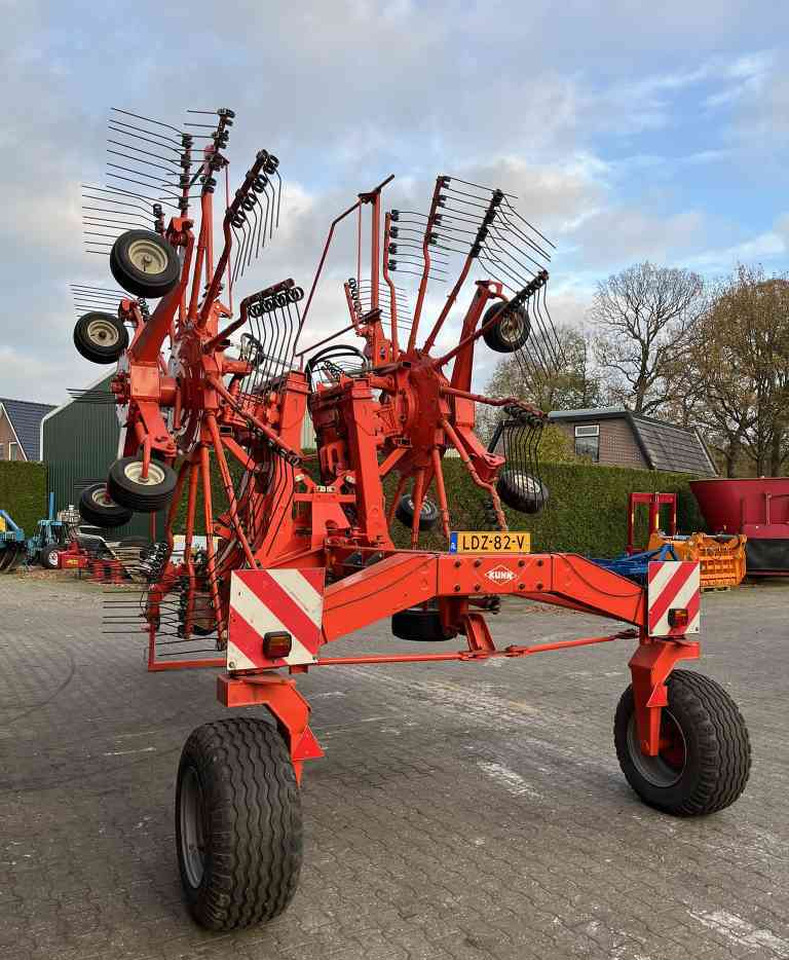 Kuhn GA 8521 zwadhark zwiller rugger rake weidebouwmachines - 翻草机/ 搂草机:图5 Kuhn GA 8521 zwadhark zwiller rugger rake weidebouwmachines - 翻草机/ 搂草机:图5